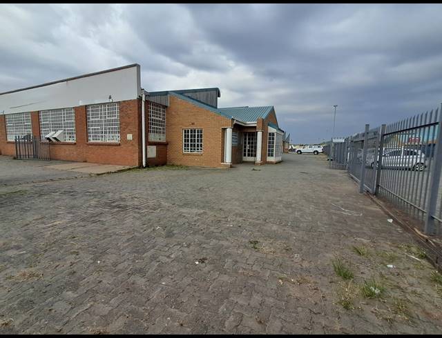 1,840M² WORKSHOP TO LET IN DUNCANVILLE